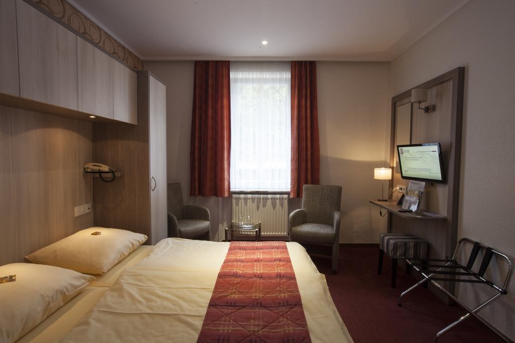 Hotel Du Commerce - Restaurant La Table De Clervaux Habitación foto