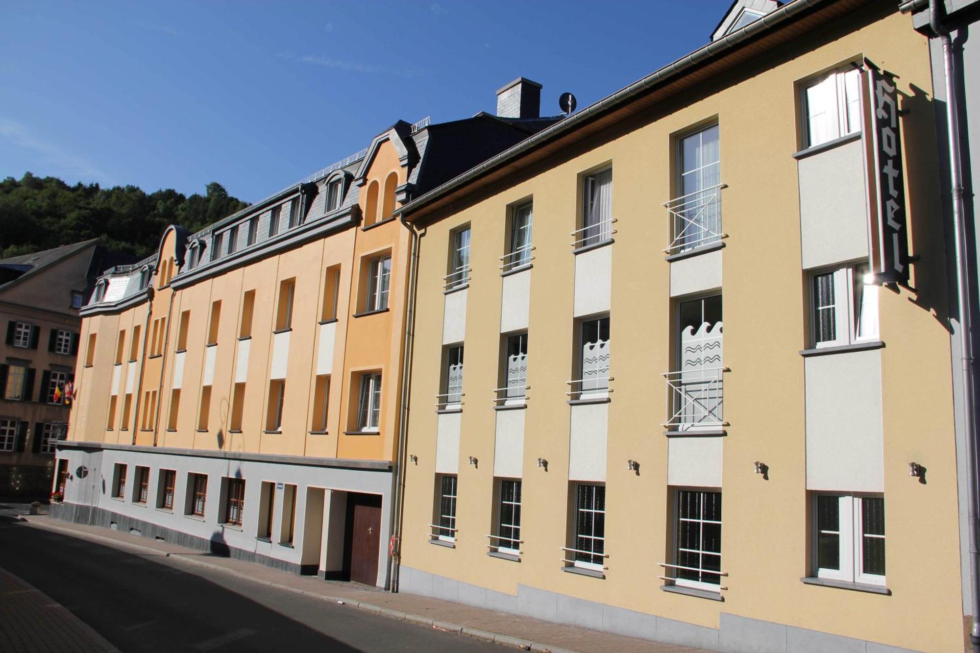 Hotel Du Commerce - Restaurant La Table De Clervaux Exterior foto